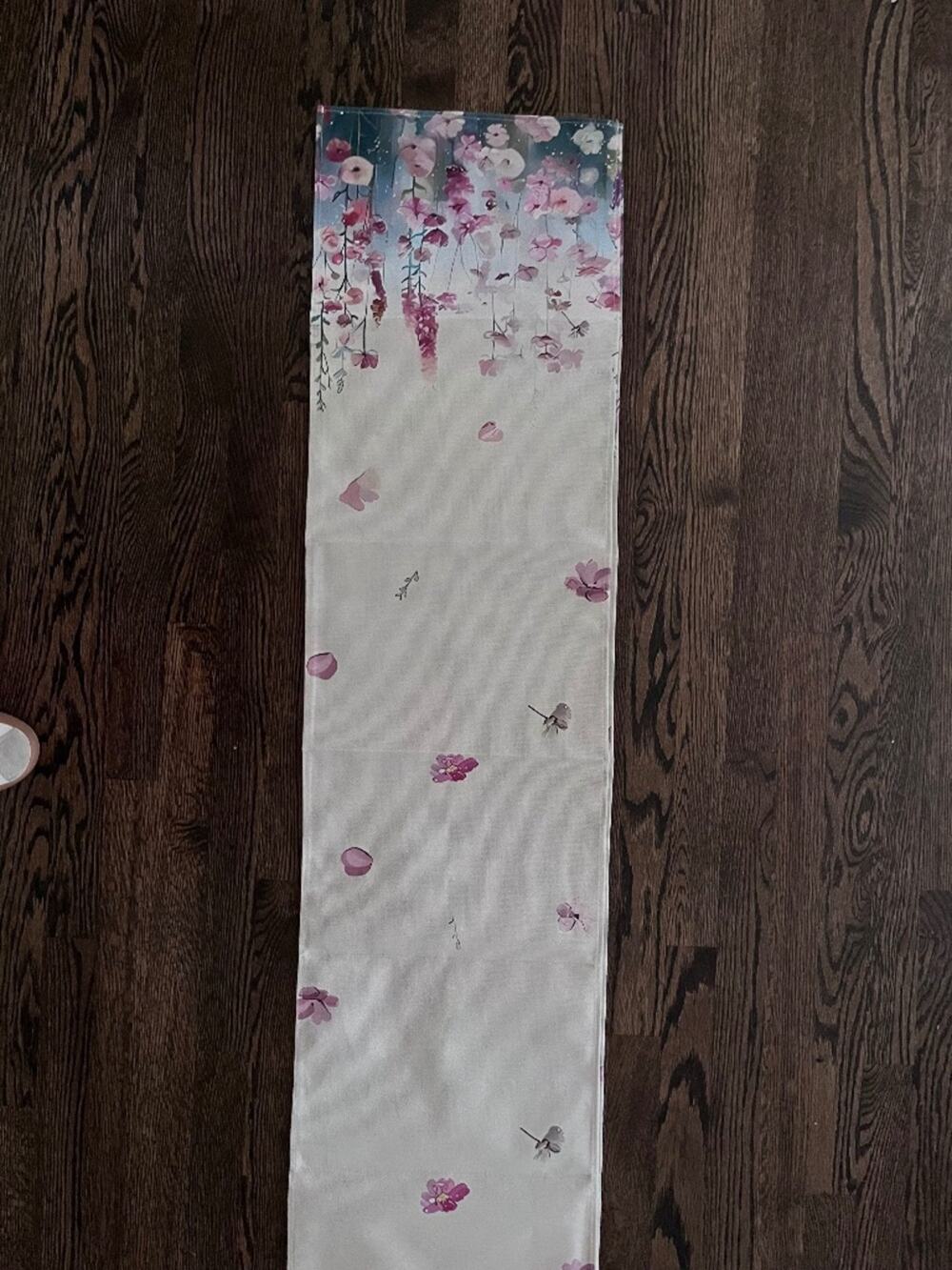NIP 13x108 Spring Table Runner